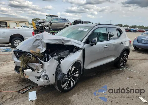 2024 Volvo Xc40 Ultimate z USA, uszkodzony, nr VIN YV4L12UM5R2301610